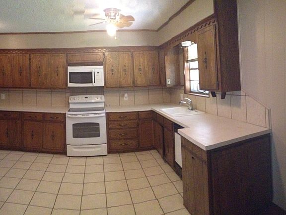3rd image of 2438 Edgewood Dr