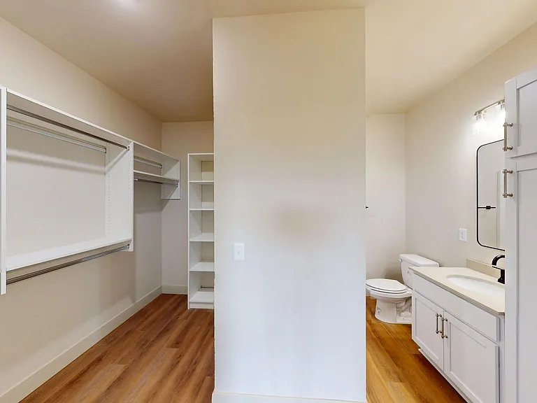 5631-5735 E Revere Dr — Photo 46
