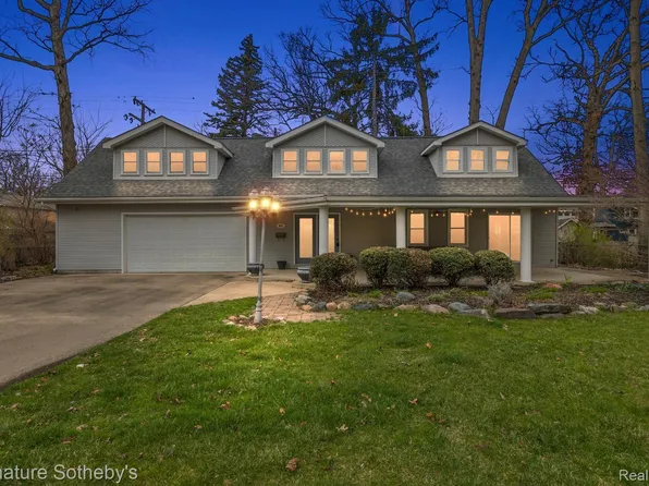 423 Hawthorn Ave, Royal Oak, MI 48067