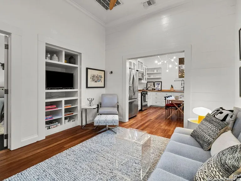 227 Claudia St #2 — Photo 4