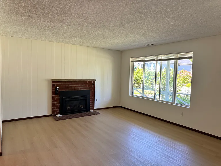 12831 NE 83rd St — Photo 4