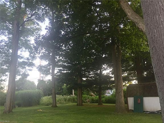 4th image of 60 Lakeview Dr