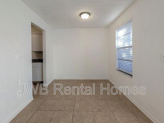 4th image of 476 Bentwood Ln #A