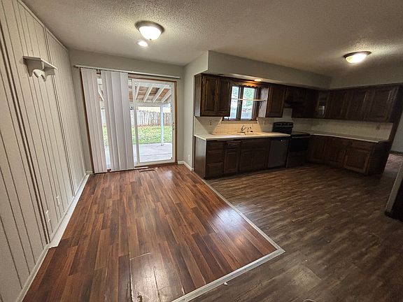 3rd image of 1301 N Westlink Ave