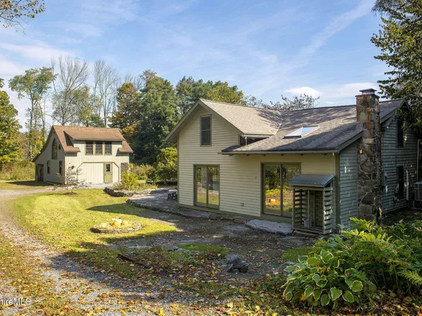 14 Glendale Middle Rd, Stockbridge, MA 01262