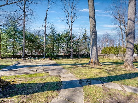 5th image of 2542 Guilford Rd