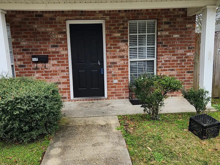800B S Cherry St #B — Photo 3