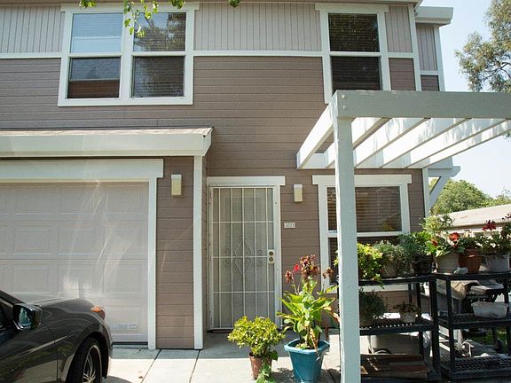 2nd image of 2021 E San Antonio St