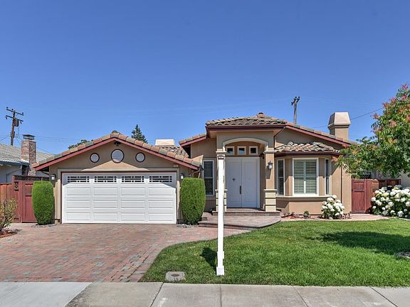 2nd image of 1711 Santa Cruz Ave