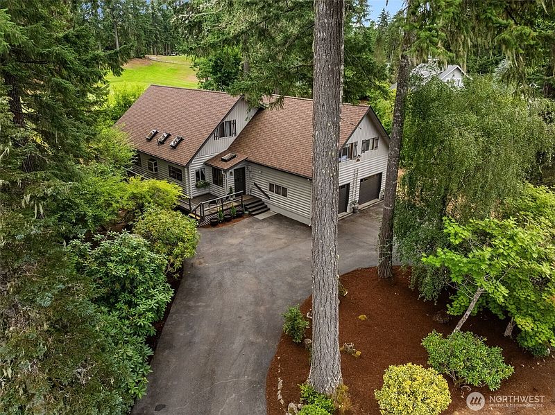 2nd image of 770 E Country Club Drive E