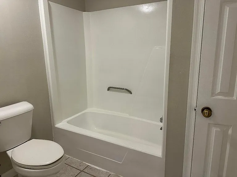 4054 Thomas Jefferson Dr — Photo 12