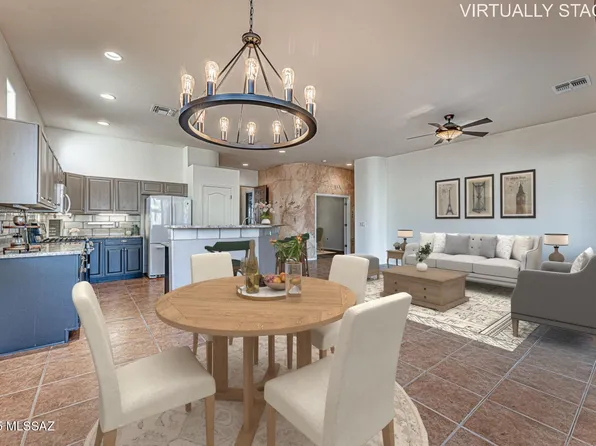 267 N Via La Castellana, Green Valley, AZ 85614