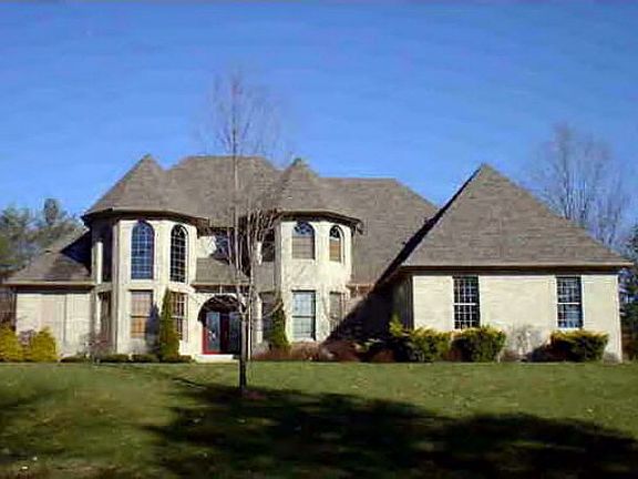4th image of 185 Westwood Dr