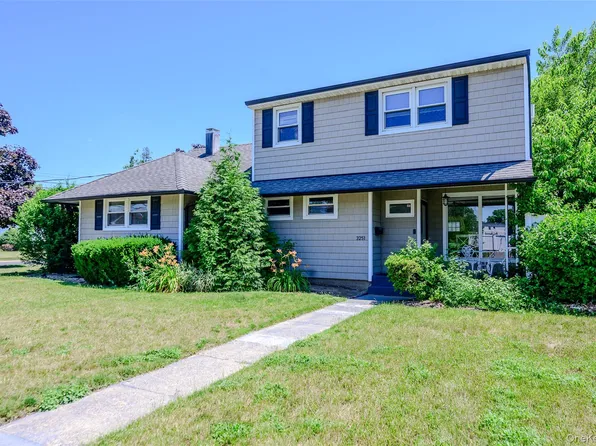 3251 Neptune Avenue, Oceanside, NY 11572