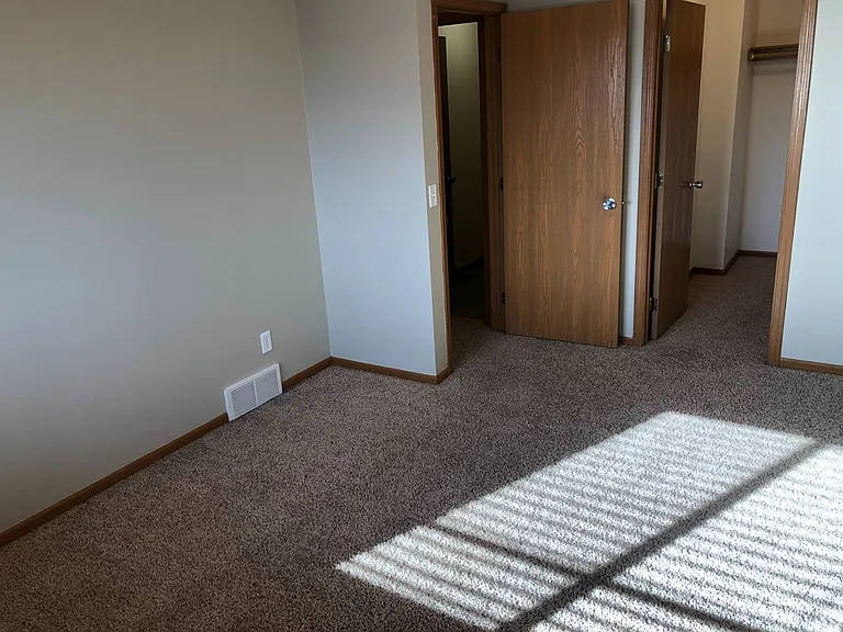 2735 N Broadway — Photo 22