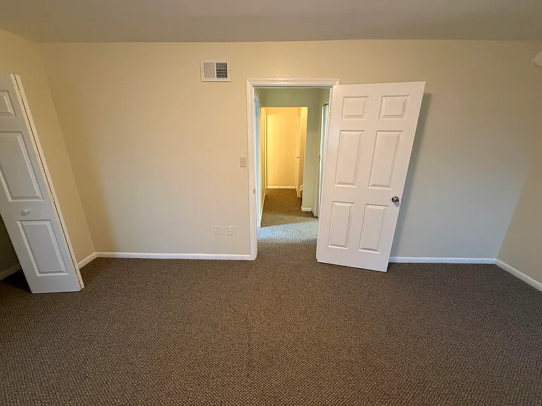 505 W Diamond Ave — Photo 15