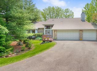 9S331 Graceland St, Downers Grove, IL 60516