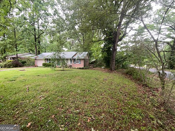 2nd image of 62 Jonathan Rd