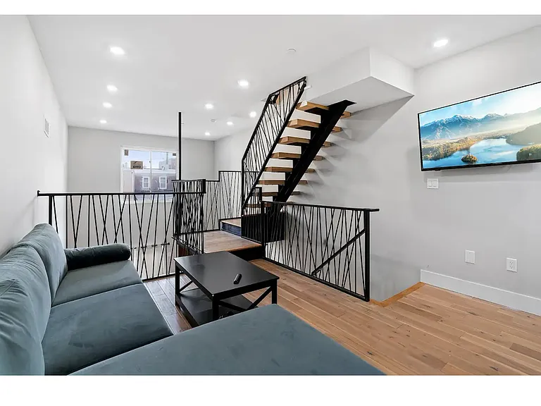 2531 Annin St — Photo 27