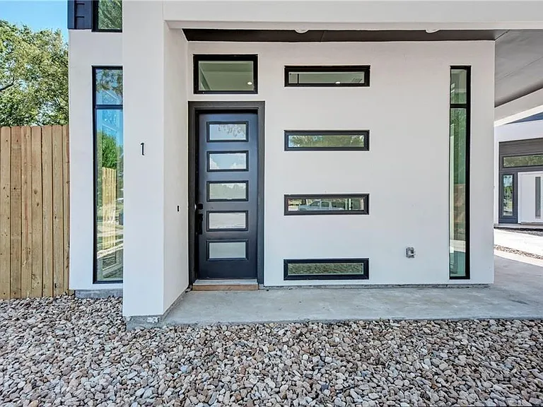 6111 Begonia Cir #1 — Photo 4
