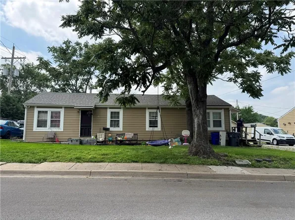 119 S Julia St, Olathe, KS 66061