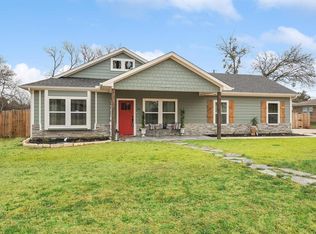 411 N Prairie St, Pilot Point, TX 76258