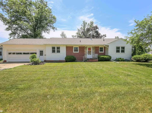 206 W Meadow Ln, Marshalltown, IA 50158