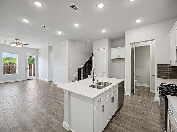 2nd image of 805 Heart Reef Rd