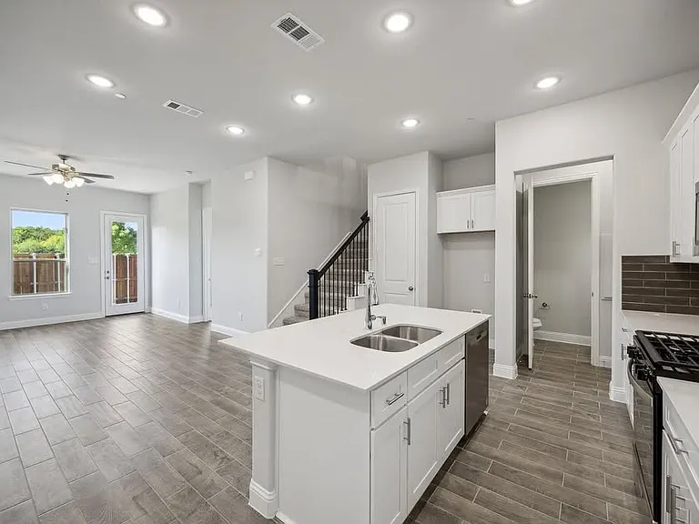 805 Heart Reef Rd — Photo 2