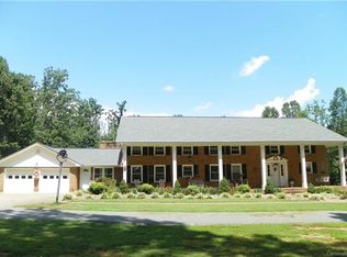 118 Poteat Dr, Morganton, NC 28655