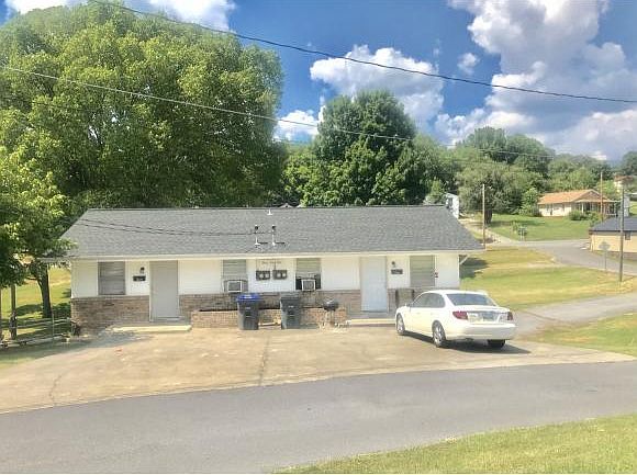1st image of 391 Lynn Ave