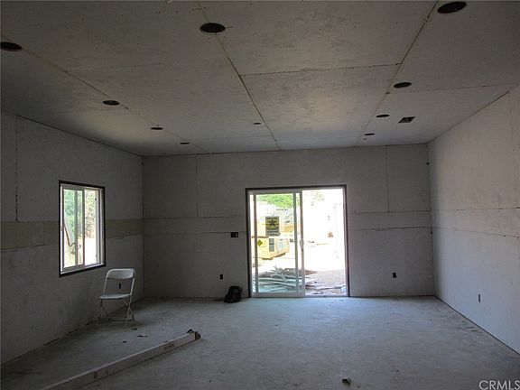 4th image of 7833 Lankershim Ave
