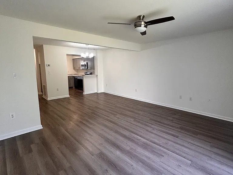 1146 Fords Pointe Cir #1146 — Photo 7