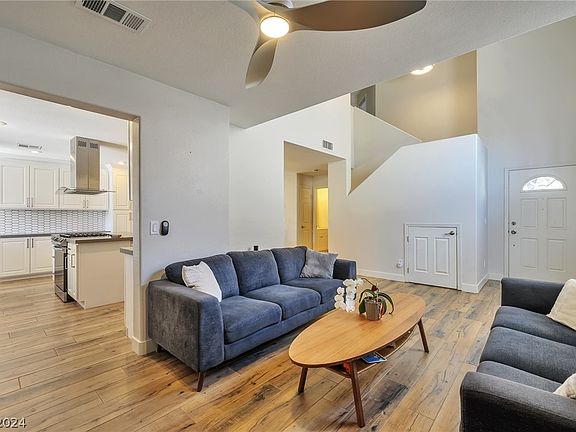 5th image of 9418 Coral Berry St