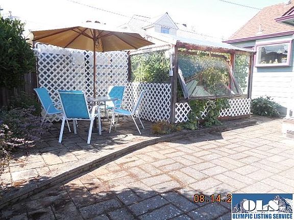 3rd image of 726 Georgiana St