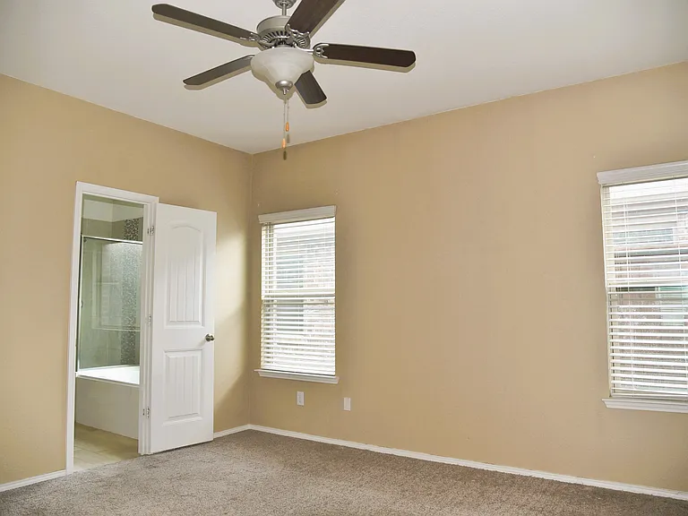 1405 Acmite Ave — Photo 14