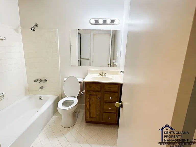 9400 Habersham Dr — Photo 12