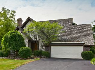 5411 River Park Dr, Libertyville, IL
