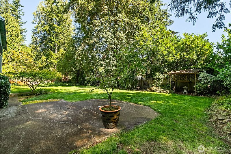 3rd image of 5928 Laurel Shaw Ct