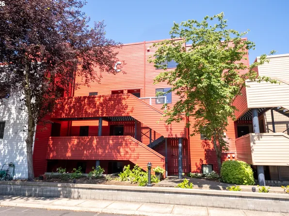 710 NW Naito Pkwy APT C12, Portland, OR 97209