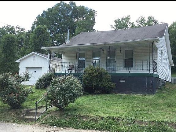 3rd image of 142 N Plum St