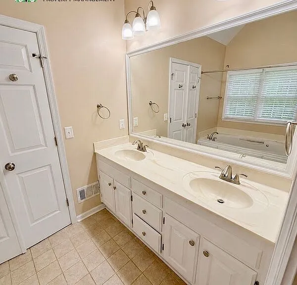 2443 Doubletree Dr NW — Photo 20