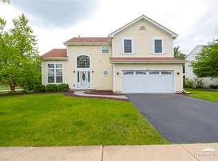 601 Charolotte Ln, Oswego, IL 60543