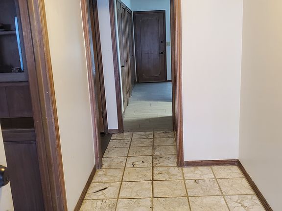 Entry from side door