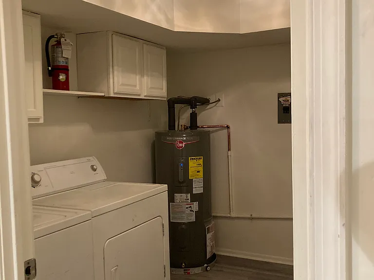 2133 Rhododendron Ct — Photo 3