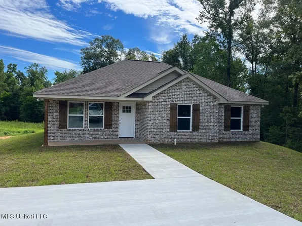 444 Peters Rd, Poplarville, MS 39470