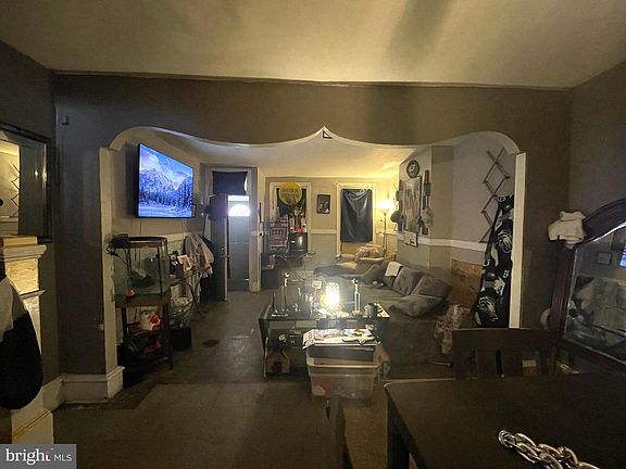 2nd image of 4231 Parrish St