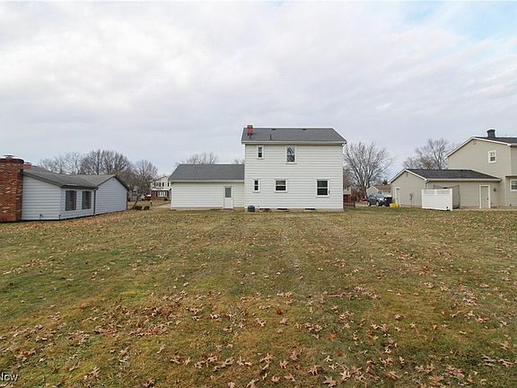 5th image of 421 Garden Valley Dr