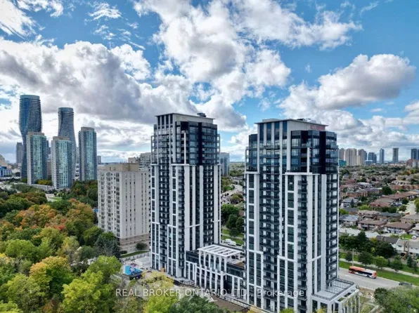 204 Burnhamthorpe Rd E, Mississauga, ON