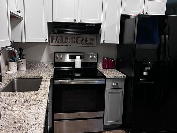 5th image of 3625 Shoreline Dr